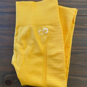 Curves N’ Combatboots  sz L seamless leggings